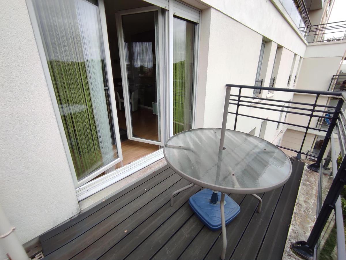 Bord De Seine Apartment Carrieres-sous-Poissy Luaran gambar