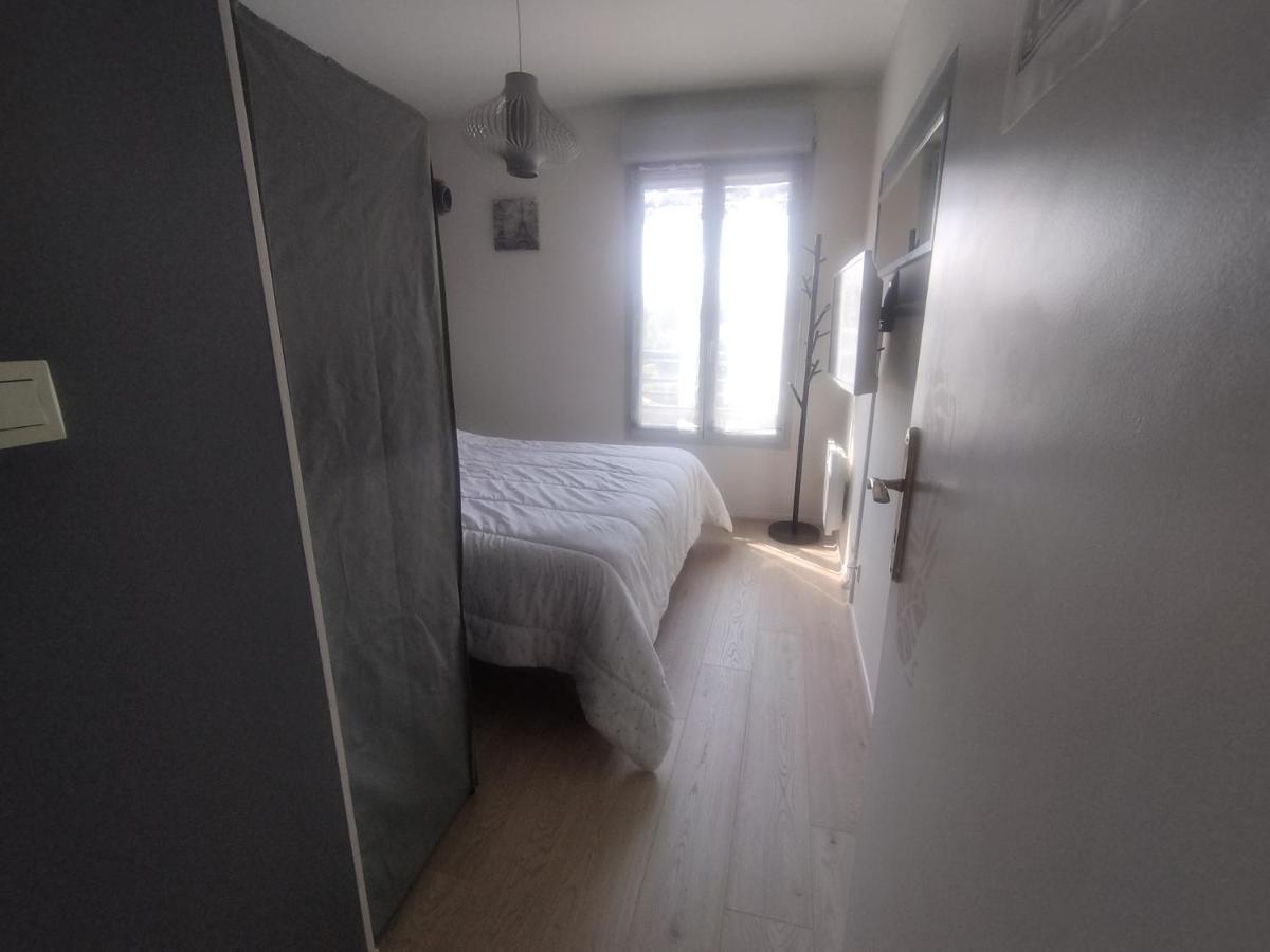 Bord De Seine Apartment Carrieres-sous-Poissy Luaran gambar