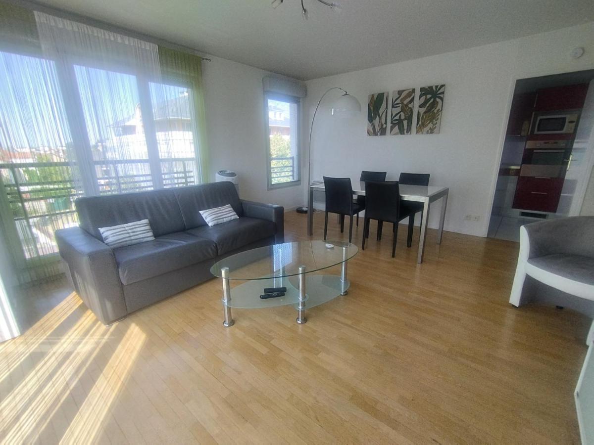 Bord De Seine Apartment Carrieres-sous-Poissy Luaran gambar