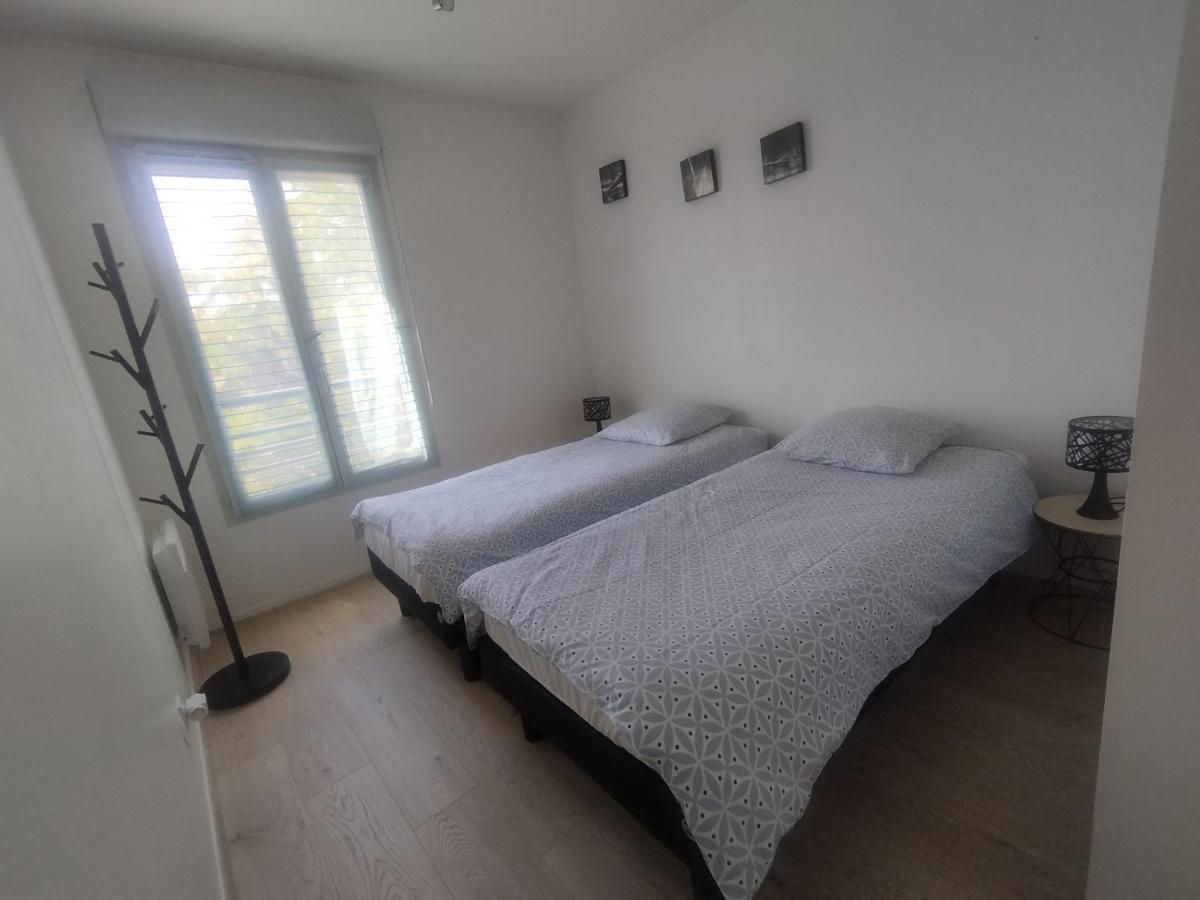 Bord De Seine Apartment Carrieres-sous-Poissy Luaran gambar