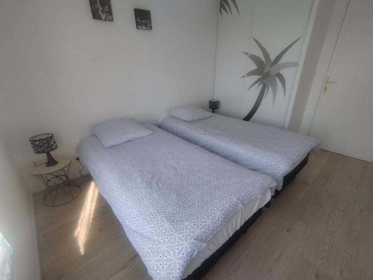 Bord De Seine Apartment Carrieres-sous-Poissy Luaran gambar