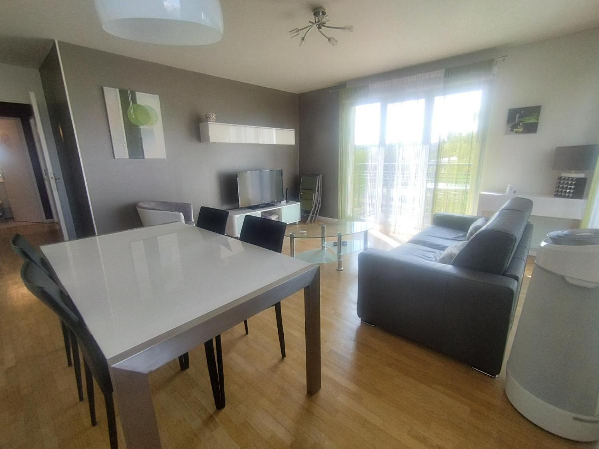 Bord De Seine Apartment Carrieres-sous-Poissy Luaran gambar
